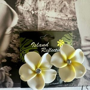NWOT - Island Reflections Floral Hair Clips